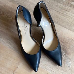 Jessica Simpson pumps 8.5